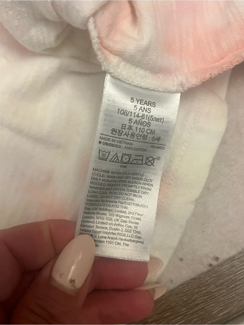 GAP lightweight sleeveless